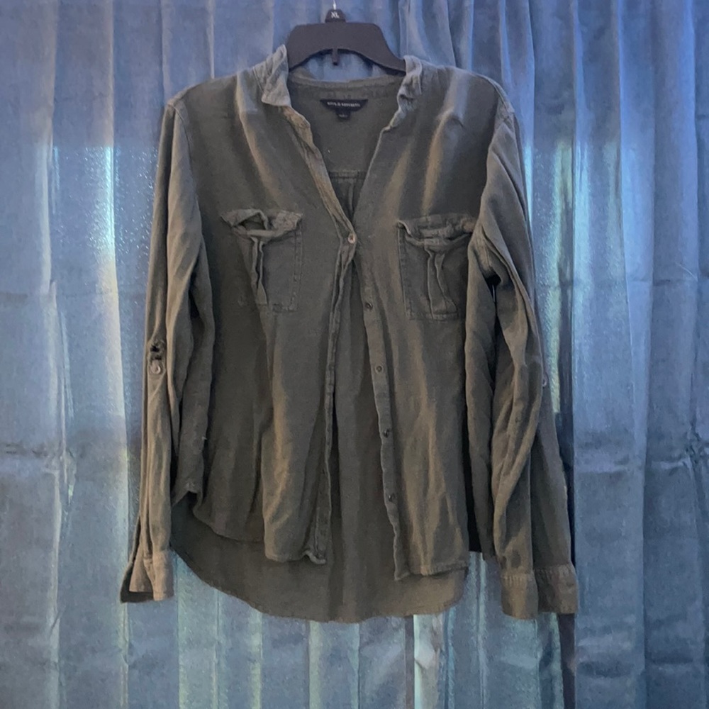 ROCK & REPUBLIC GREEN BUTTON UP